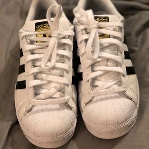 Adidas superstars